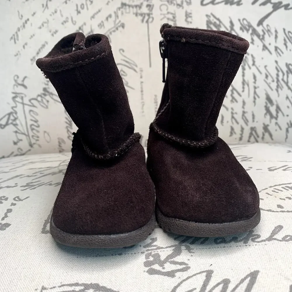 5/$25 Circo Brown‎ Suede Boots